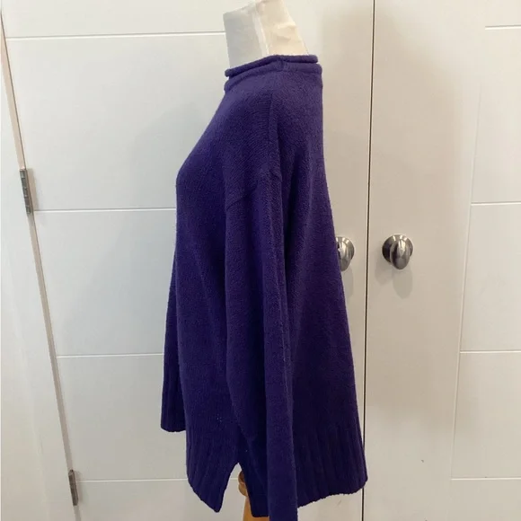 Vintage Carolyn Taylor Women's Turtleneck Sweater in Deep Purple - Picture 6 of 10